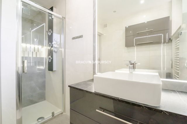 dom wolnostojący, 9 pokoi Kraków Zwierzyniec. Zdjęcie 9