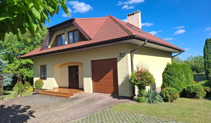 dom wolnostojący Uhrusk
