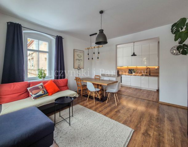 Mieszkanie 3-pokojowe Jelenia Góra Cieplice Śląskie-Zdrój. Zdjęcie 6