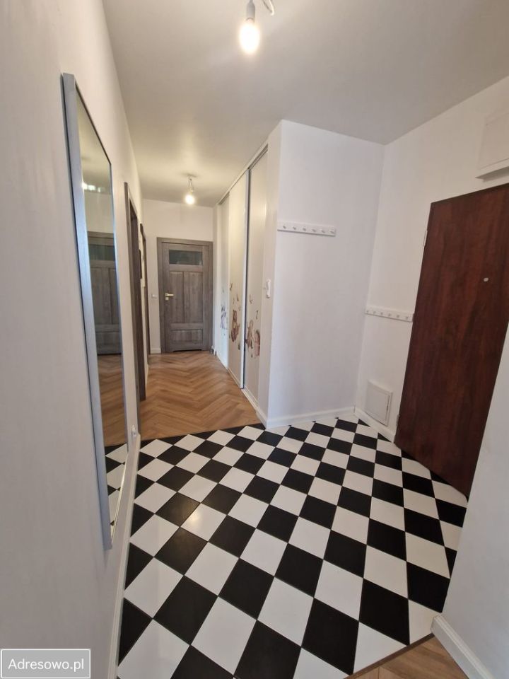 Mieszkanie 3-pokojowe Blizne Łaszczyńskiego, ul. Batalionów Chłopskich. Zdjęcie 2