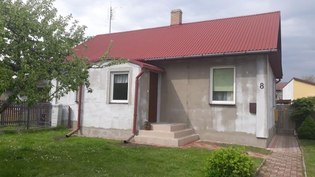 dom wolnostojący, 4 pokoje Tomaszów Lubelski Ławki, ul. Wojska Polskiego. Zdjęcie 1