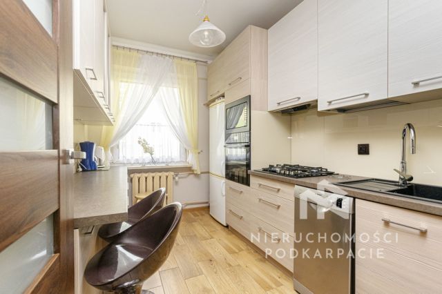 Mieszkanie 3-pokojowe Rzeszów, ul. Karola Lewakowskiego. Zdjęcie 2