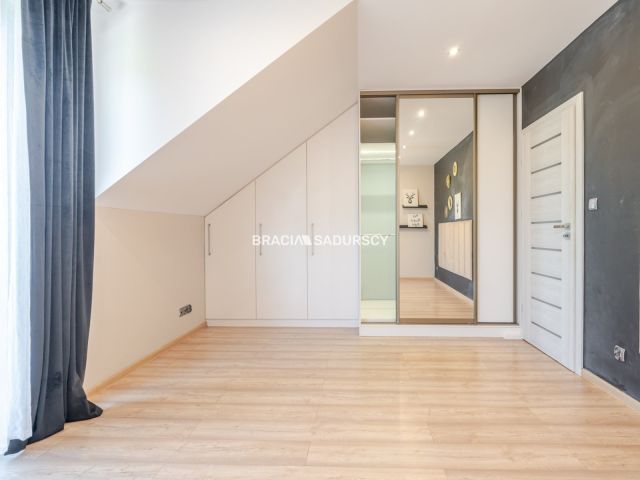 bliźniak, 5 pokoi Skawina, ul. mjr Jana Żychonia. Zdjęcie 30