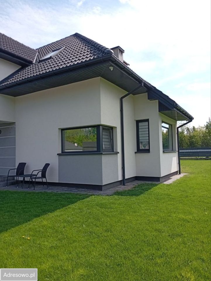dom wolnostojący, 6 pokoi Borowa Góra. Zdjęcie 2
