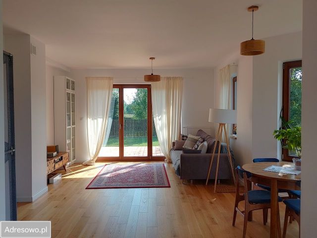 bliźniak, 6 pokoi Augustówek. Zdjęcie 1