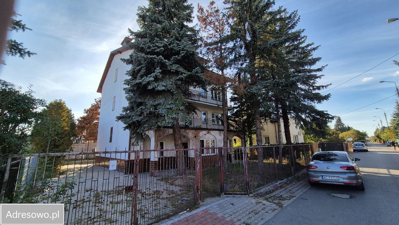 dom wolnostojący, 9 pokoi Łomianki, ul. Gościńcowa. Zdjęcie 2