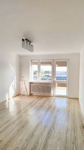 Mieszkanie 2-pokojowe Łowicz, os. Władysława Broniewskiego. Zdjęcie 1