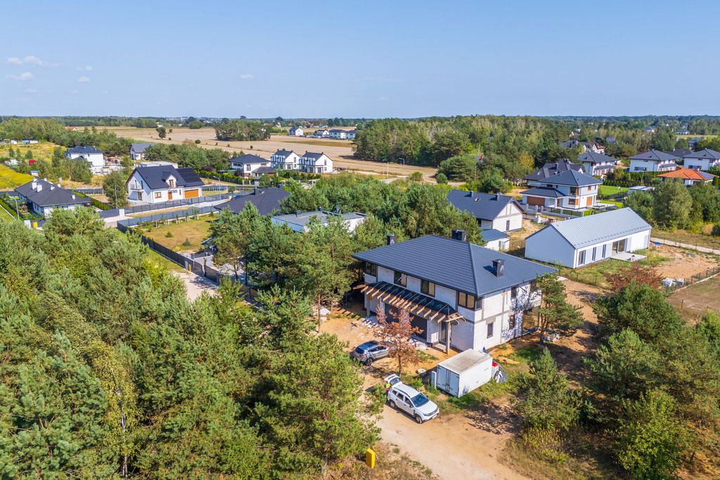 bliźniak, 5 pokoi Dosin. Zdjęcie 9