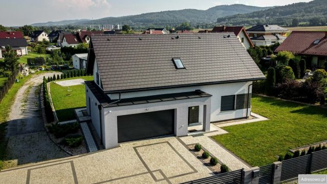 dom wolnostojący, 5 pokoi Burkatów, ul. Osiedle Pogórze. Zdjęcie 1