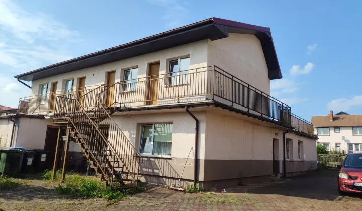 dom wolnostojący, 19 pokoi Sianożęty, ul. Kwiatowa