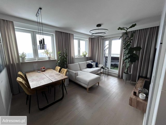 Mieszkanie 3-pokojowe Warszawa Gocław, ul. Ostrobramska. Zdjęcie 1