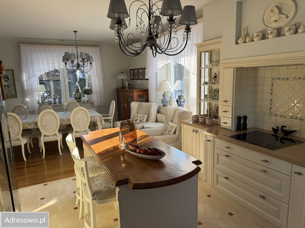 dom wolnostojący, 6 pokoi Łomianki Dolne. Zdjęcie 2