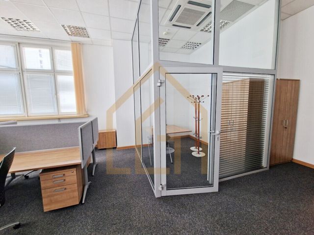 Biuro Warszawa Targówek, ul. ks. Piotra Skargi. Zdjęcie 3