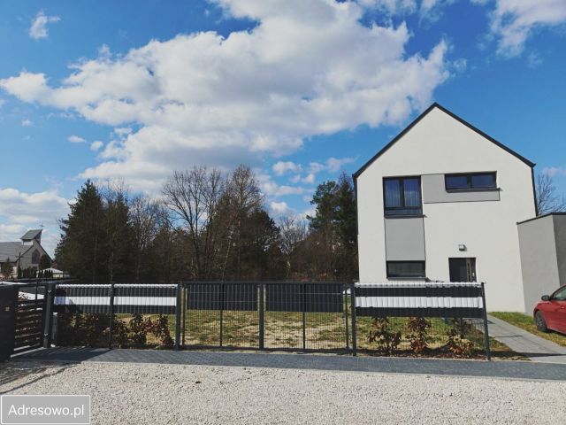 dom szeregowy, 4 pokoje Kuklówka Zarzeczna. Zdjęcie 1