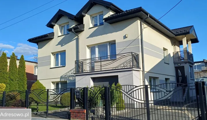 dom wolnostojący, 8 pokoi Złoczew, ul. Mikołaja Kopernika