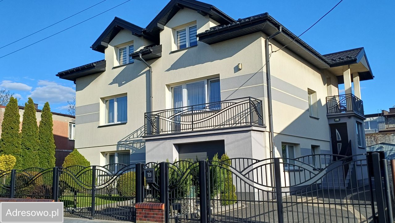 dom wolnostojący, 8 pokoi Złoczew, ul. Mikołaja Kopernika. Zdjęcie 1
