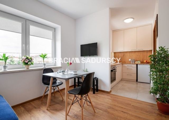 dom wolnostojący, 12 pokoi Niepołomice, al. Dębowa. Zdjęcie 7