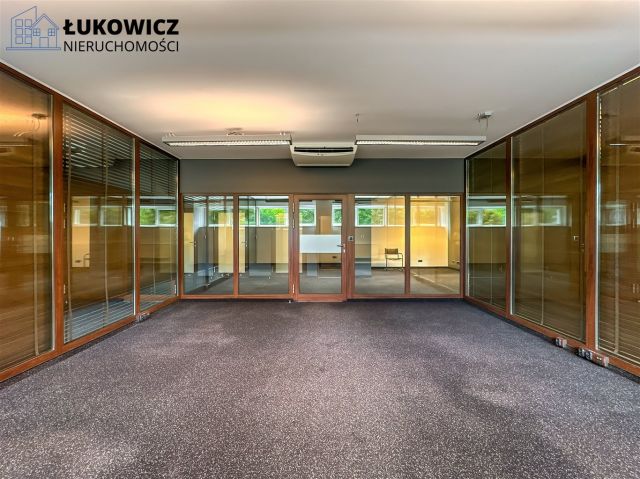Biuro Bielsko-Biała Osiedle Karpackie. Zdjęcie 12
