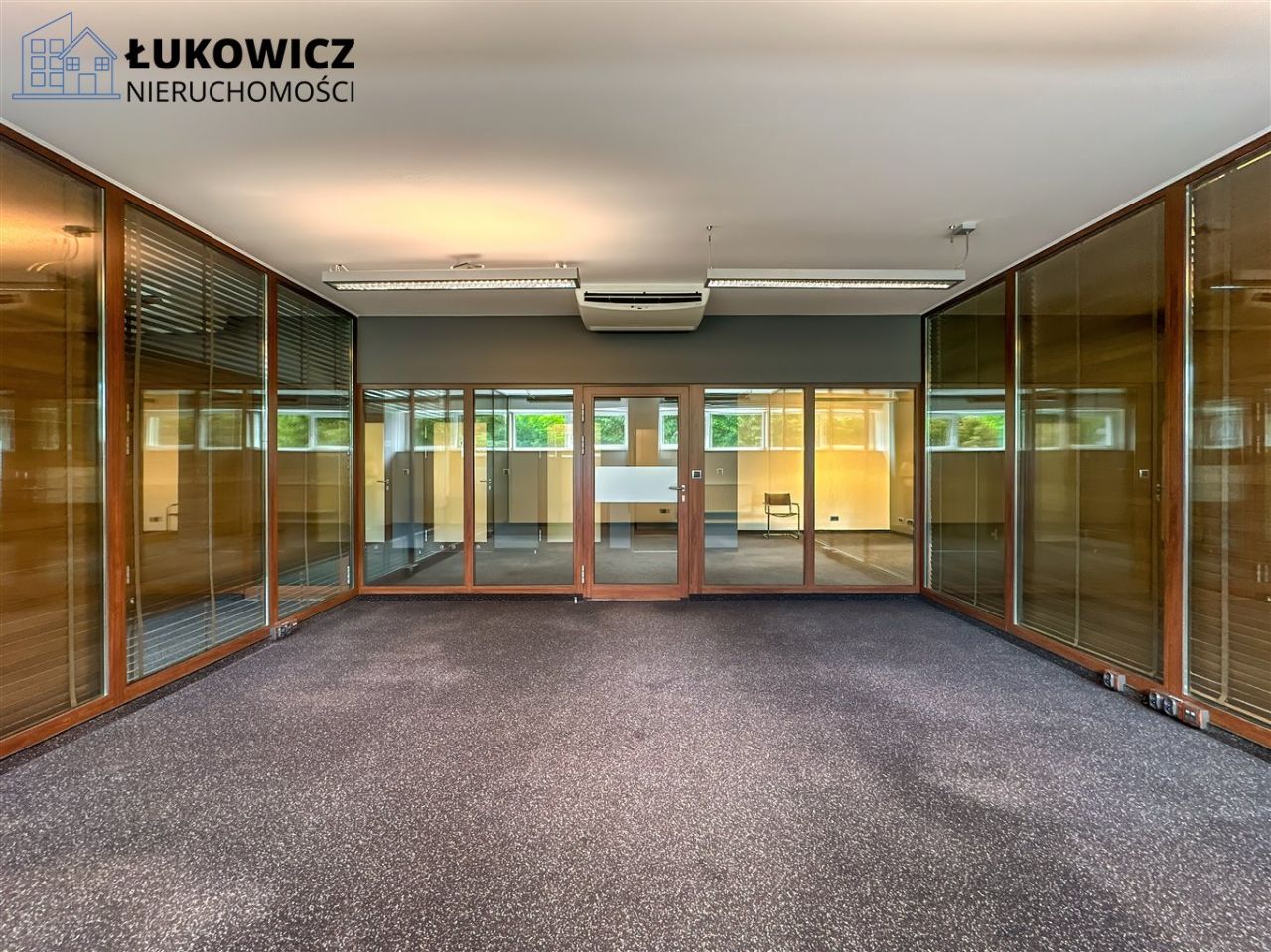 Biuro Bielsko-Biała Osiedle Karpackie. Zdjęcie 12