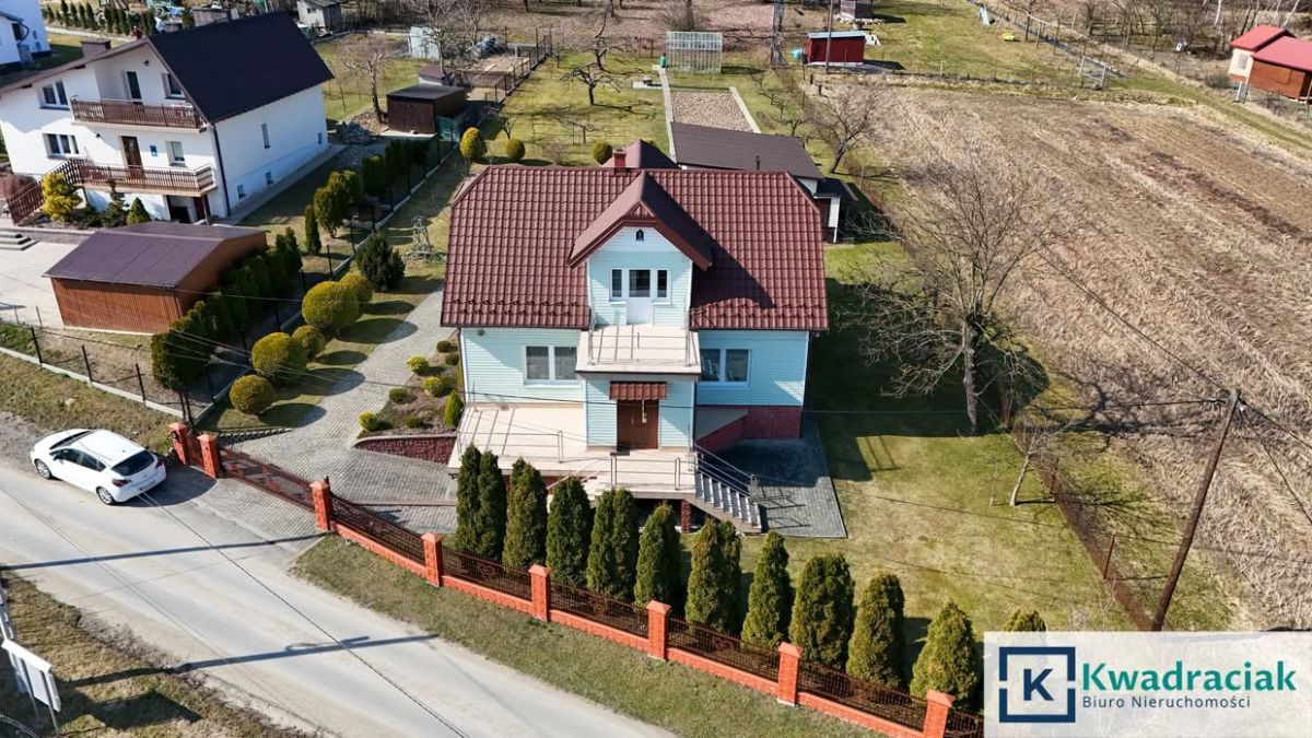 dom wolnostojący, 5 pokoi Jareniówka. Zdjęcie 1