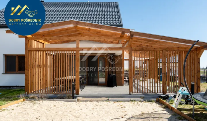 dom wolnostojący, 5 pokoi Darzlubie, ul. Nowa