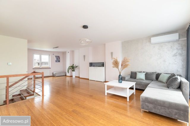 Mieszkanie 5-pokojowe Ząbki, ul. Skrajna. Zdjęcie 1