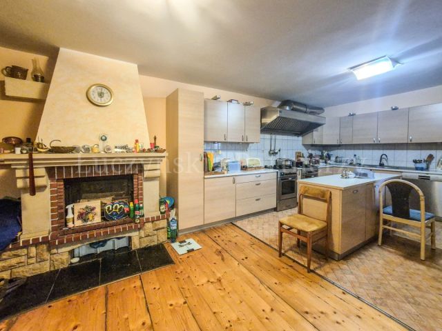 dom wolnostojący, 11 pokoi Mysłakowice. Zdjęcie 4