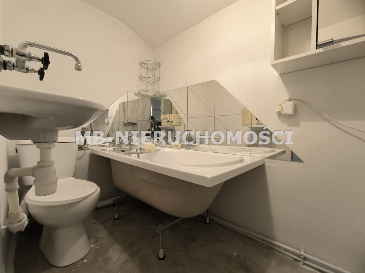 kamienica, 4 pokoje Lichtajny. Zdjęcie 13