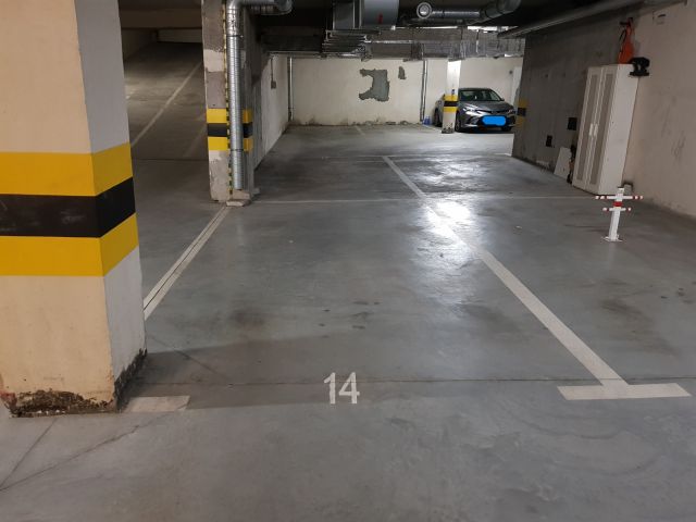 Garaż/miejsce parkingowe Kraków Podgórze, ul. Lubostroń. Zdjęcie 1