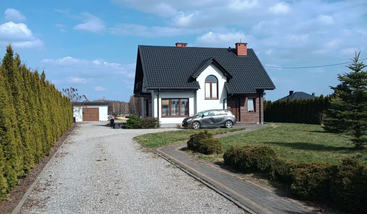 dom wolnostojący, 4 pokoje Karczówka