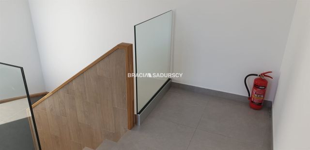 Mieszkanie 10-pokojowe Zabawa. Zdjęcie 31