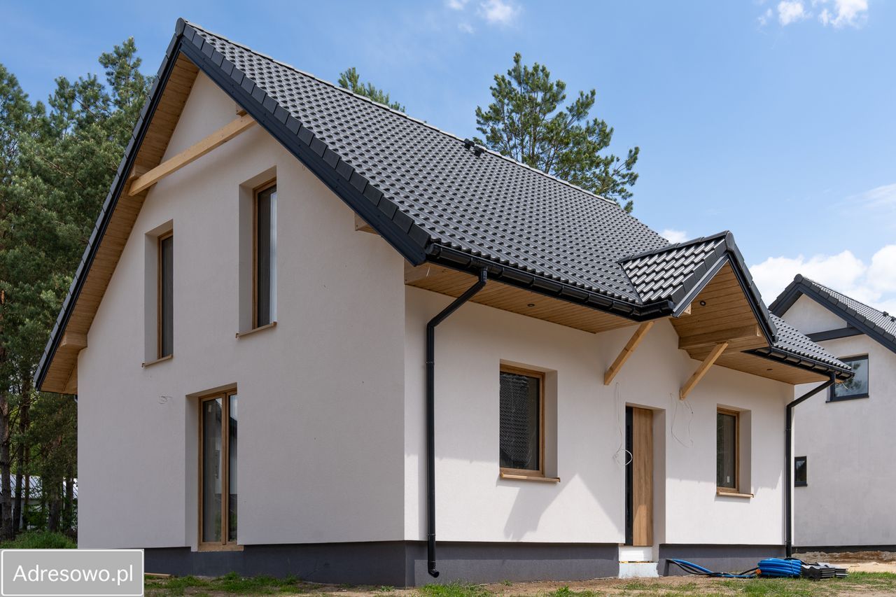 dom wolnostojący, 5 pokoi Niwy. Zdjęcie 1