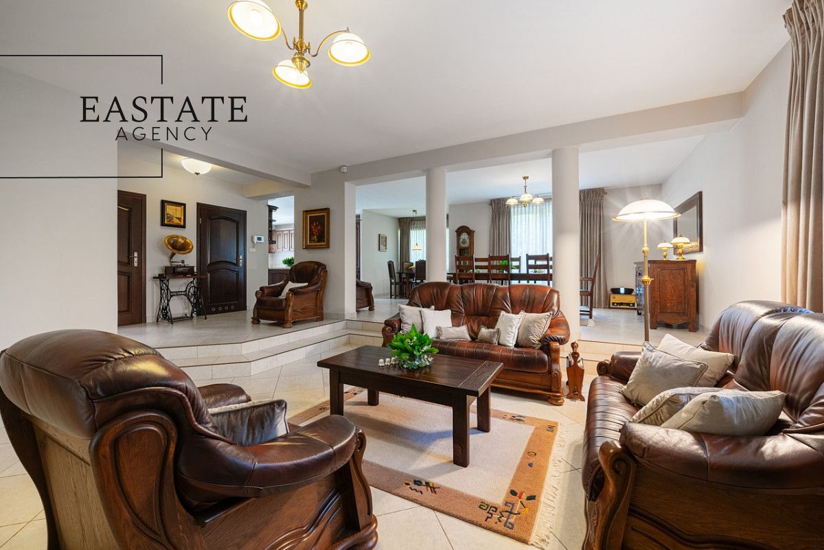 dom wolnostojący, 9 pokoi Wołomin. Zdjęcie 1