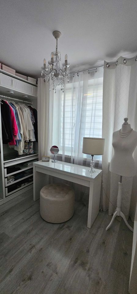 Mieszkanie 4-pokojowe Poręba. Zdjęcie 5