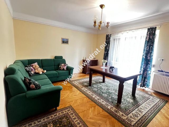 dom wolnostojący, 4 pokoje Brwinów. Zdjęcie 1