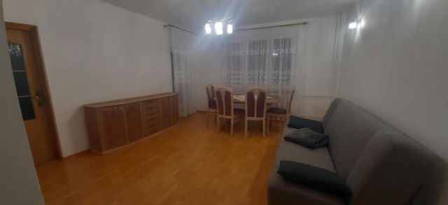 Mieszkanie 3-pokojowe Ostrowiec Świętokrzyski. Zdjęcie 1