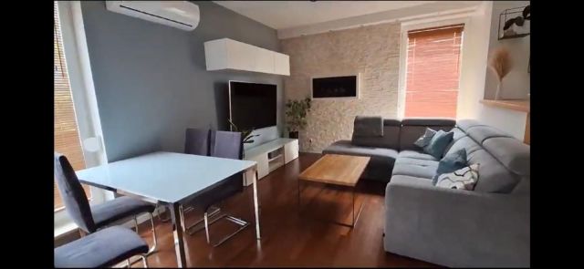 Mieszkanie 3-pokojowe Parzniew. Zdjęcie 1