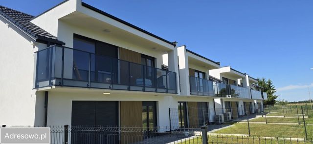 Mieszkanie 3-pokojowe Sadków. Zdjęcie 1