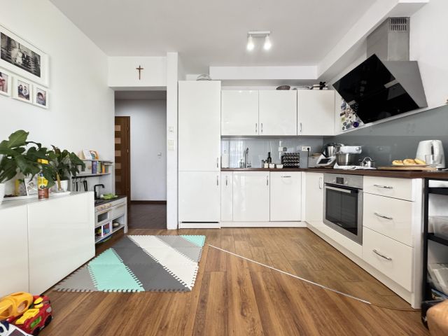 Mieszkanie 3-pokojowe Kraków Bieżanów, ul. Mała Góra. Zdjęcie 1