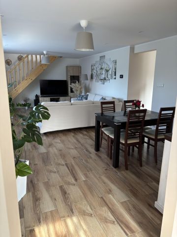 bliźniak, 4 pokoje Podole Małe, ul. Wiejska. Zdjęcie 4