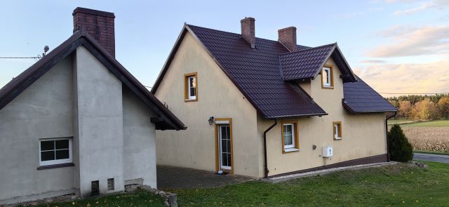 dom wolnostojący, 5 pokoi Niesułowice. Zdjęcie 1