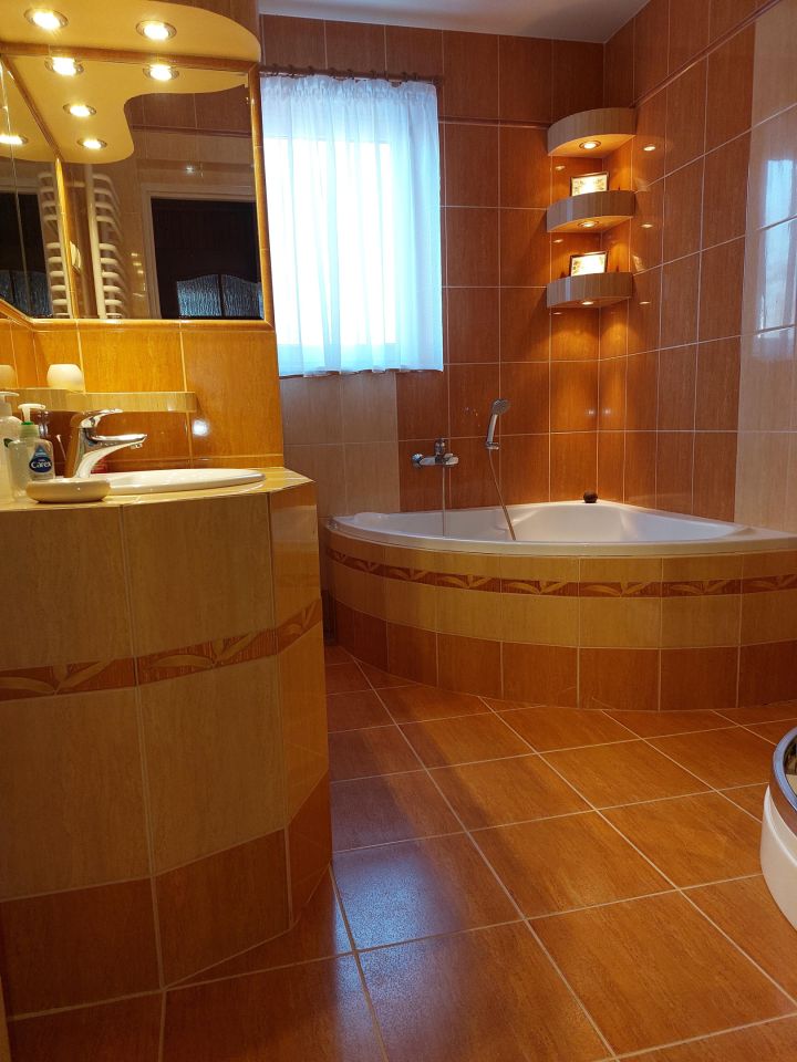 dom wolnostojący, 8 pokoi Krosno Śródmieście, ul. Ignacego Łukasiewicza. Zdjęcie 6