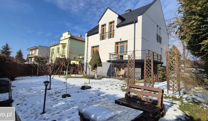 dom wolnostojący, 5 pokoi Wieliczka