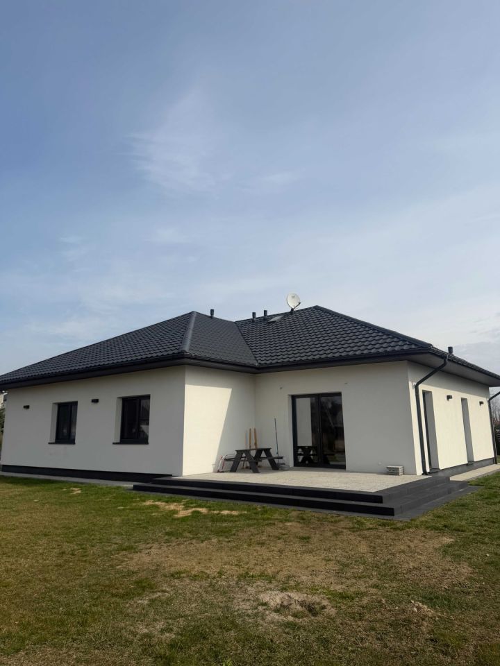 dom wolnostojący, 5 pokoi Baranów, Brylant. Zdjęcie 1