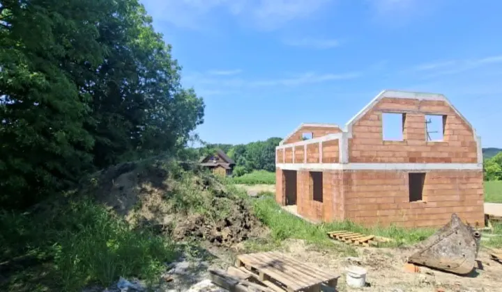 dom wolnostojący, 5 pokoi Baranówka