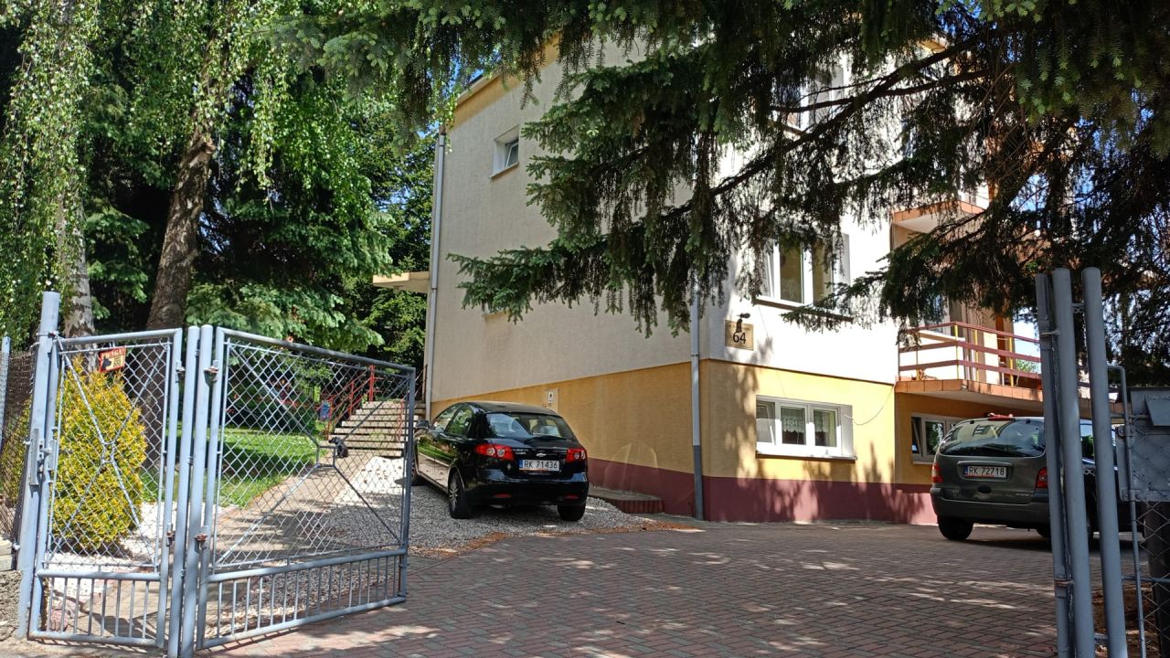 dom wolnostojący, 6 pokoi Krosno Białobrzegi, ul. Stanisława Moniuszki. Zdjęcie 1