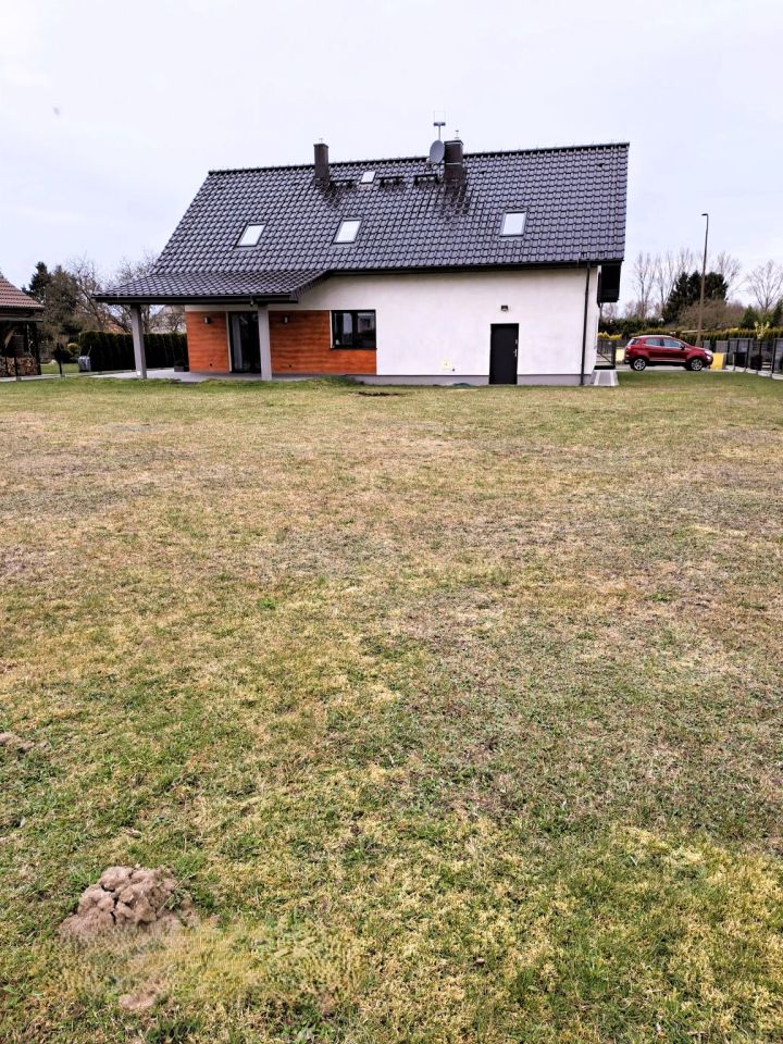 dom wolnostojący, 5 pokoi Trzebiatów, ul. Okrężna. Zdjęcie 3