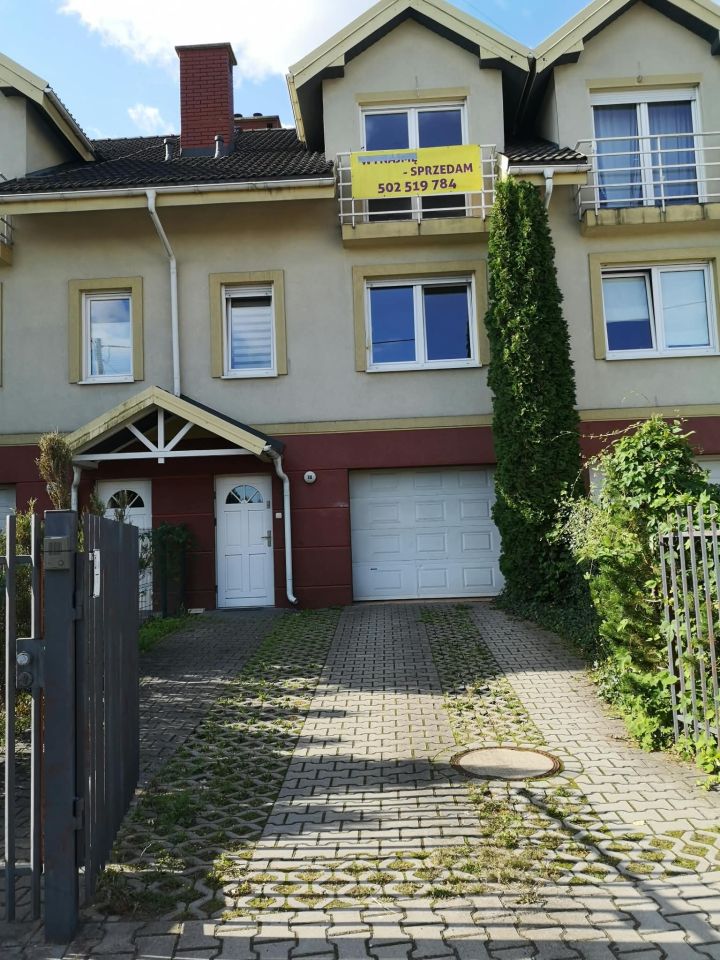 dom szeregowy, 3 pokoje Kielce KSM, ul. Radostowa. Zdjęcie 2