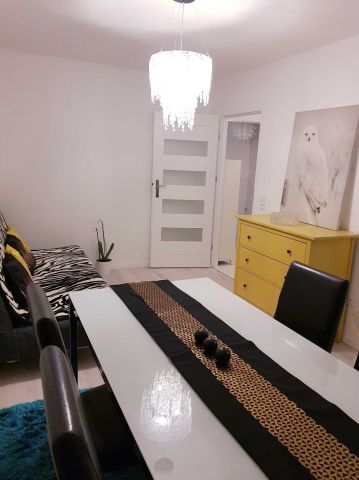 Mieszkanie 3-pokojowe Tychy, ul. Henryka Dąbrowskiego. Zdjęcie 1