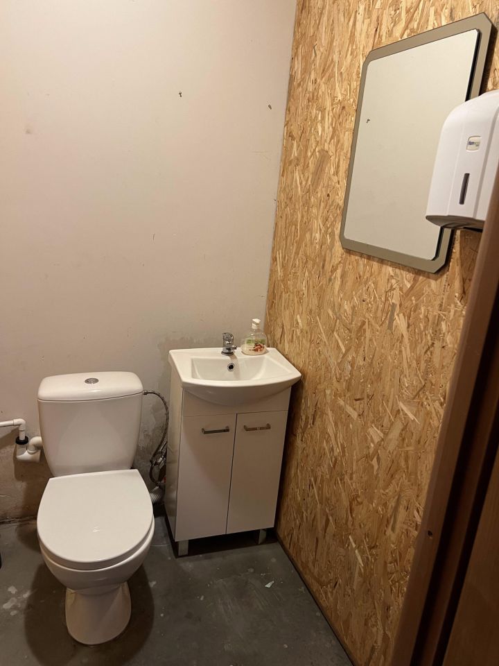 Hala/magazyn Gdynia Chylonia, ul. Hutnicza. Zdjęcie 9